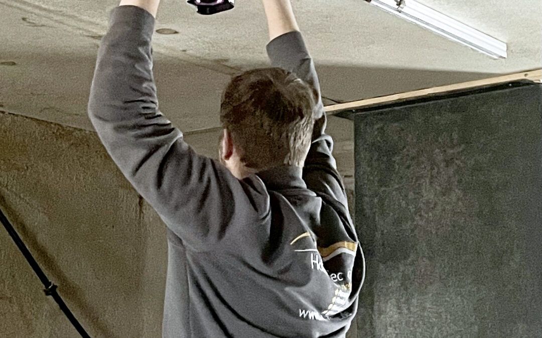 Installation weiterer Kameras und Sensoren am Schienensystem